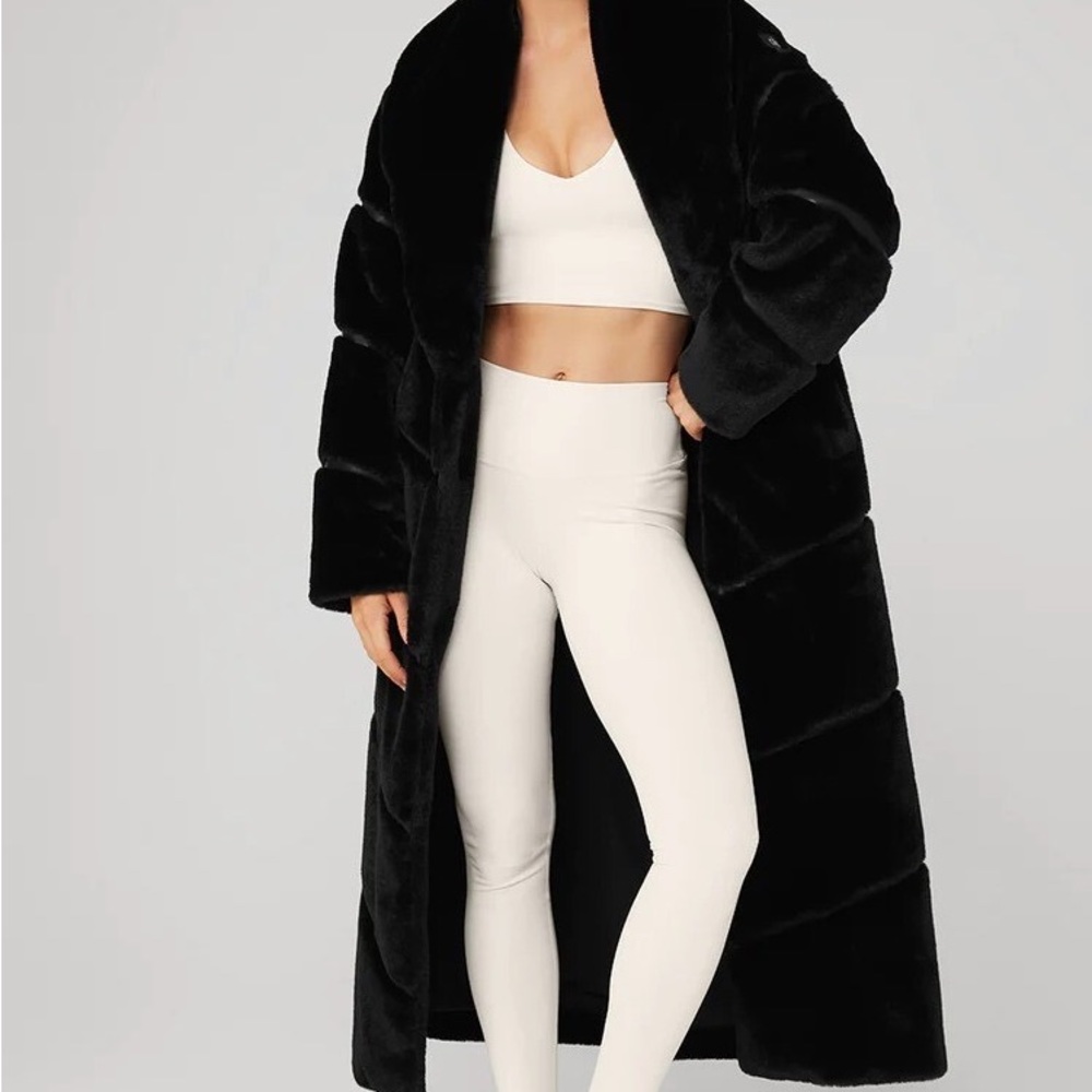 ✨ALO YOGA 🖤 FAUX FUR CASCADE JACKET✨